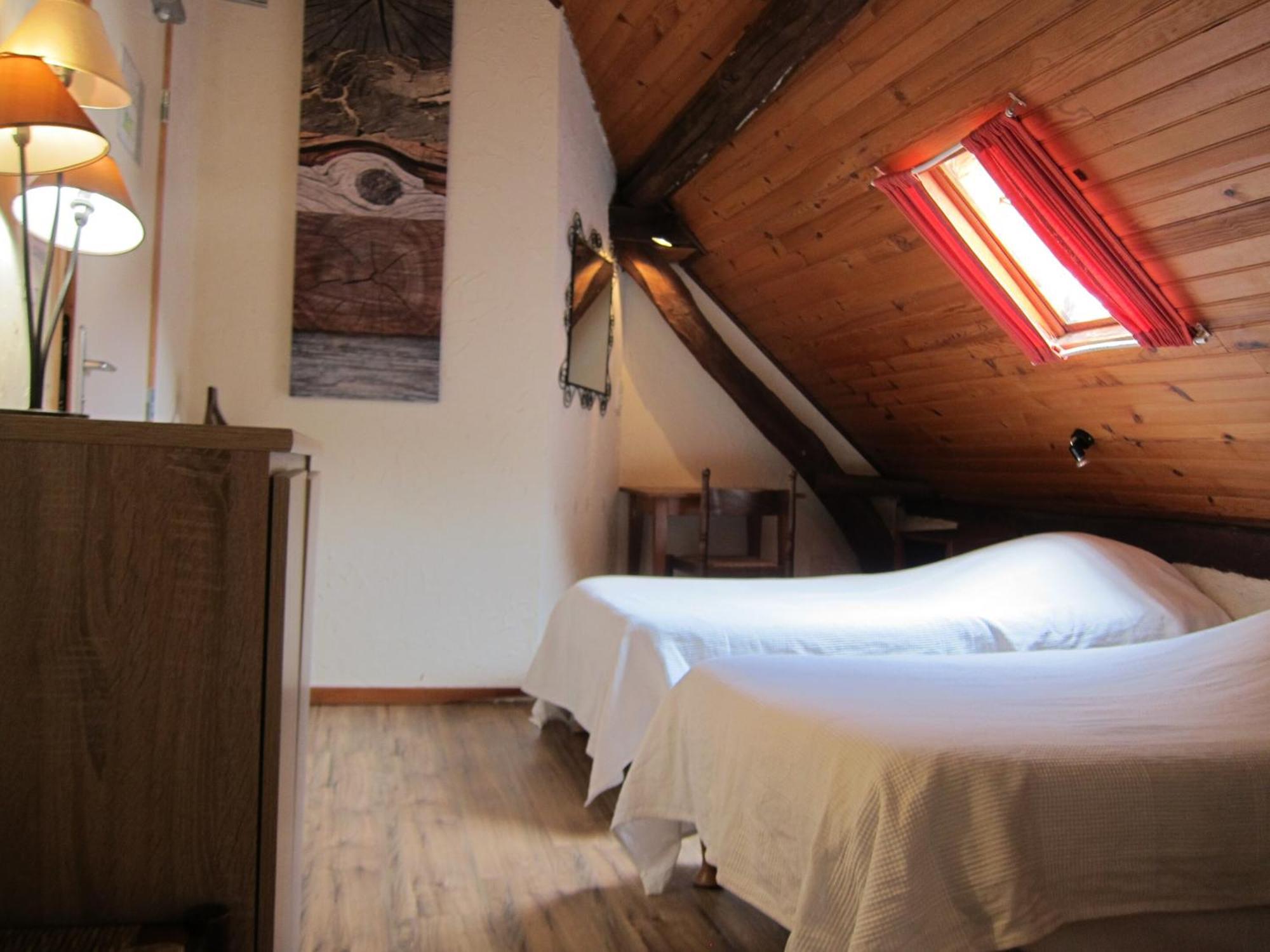 Auberge Des Deux Rivieres Seix Room photo